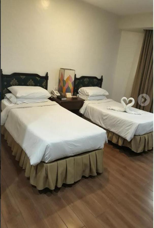 La Fiesta Hotel Iloilo City Buitenkant foto